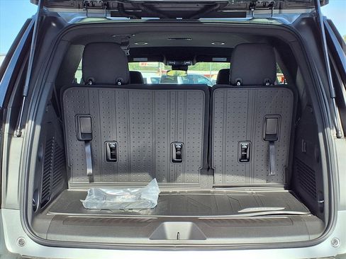 New 2026 Chevrolet Tahoe LS image 6