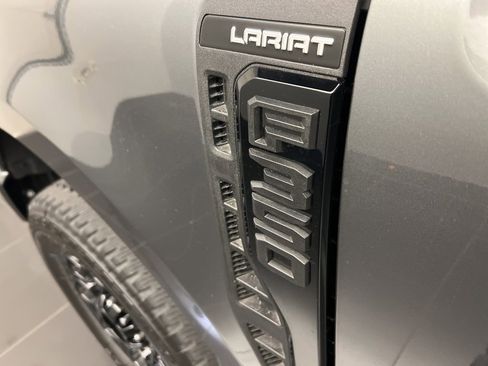 New 2026 Ford F350 Lariat w/ Black Appearance Package image 43