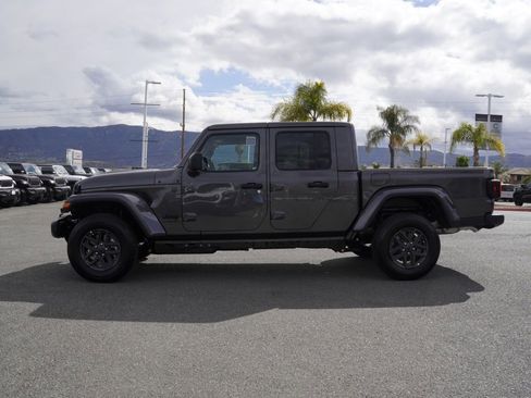 New 2026 Jeep Gladiator Sport AWD/4WD image 7