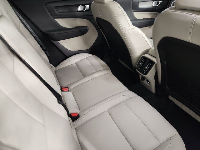 Certified 2026 Volvo XC40 B5 Plus w/ Protection Package Premier AWD/4WD image 32