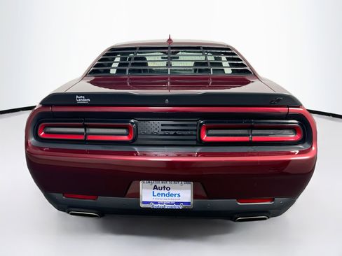 Used 2022 Dodge Challenger SXT w/ Plus Package image 6