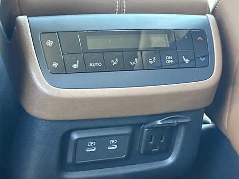 New 2026 Nissan Pathfinder Platinum w/ Lighting Package AWD/4WD image 22