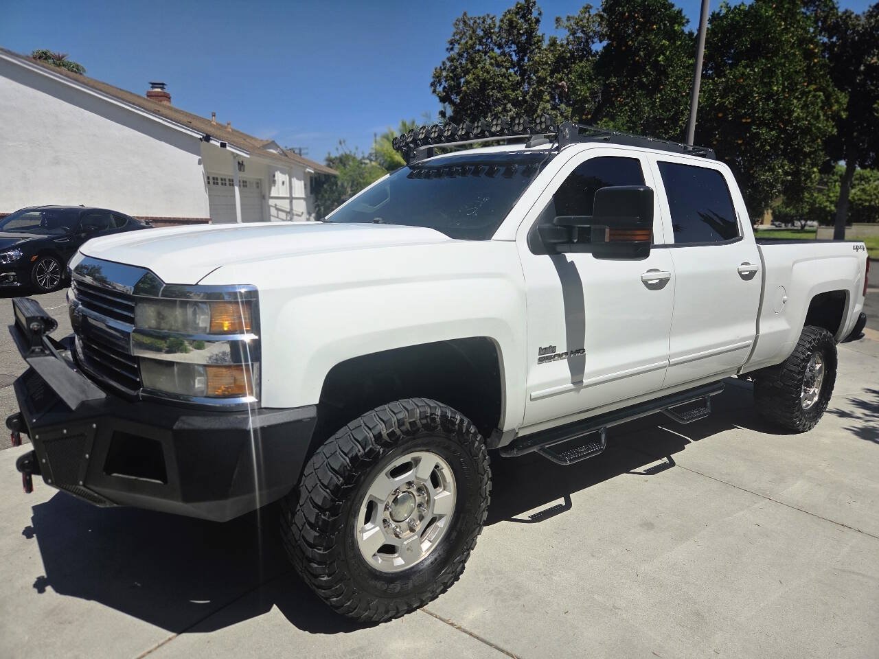 Used 2015 Chevrolet Silverado 2500 LT w/ LT Convenience Package AWD/4WD image 2