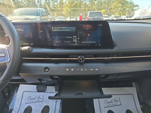 Used 2023 Nissan Ariya FWD image 25