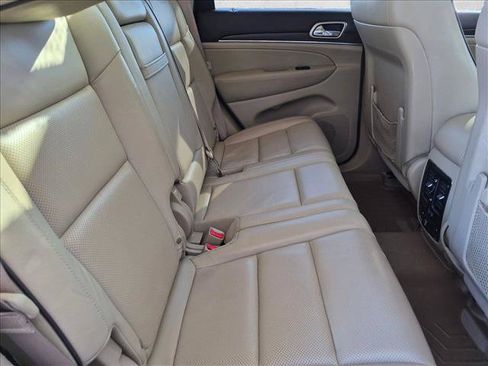 Used 2014 Jeep Grand Cherokee Overland w/ Advanced Technology Group AWD/4WD image 30