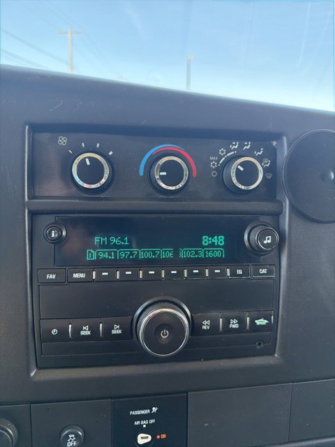 Used 2016 Chevrolet Express 2500 Extended RWD image 18