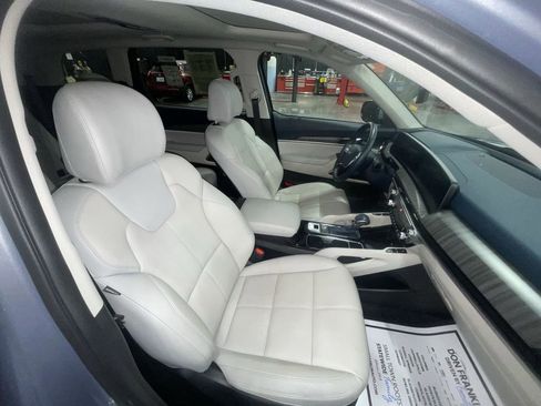 Used 2025 Kia Telluride SX w/ SX Captain's Chair Package image 26