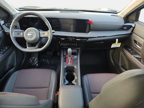 New 2026 Nissan Kicks SR FWD image 9