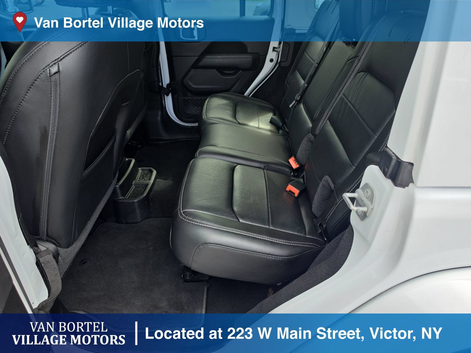 Used 2021 Jeep Wrangler Unlimited Sahara w/ Uconnect 4C Nav & Sound Group AWD/4WD image 21