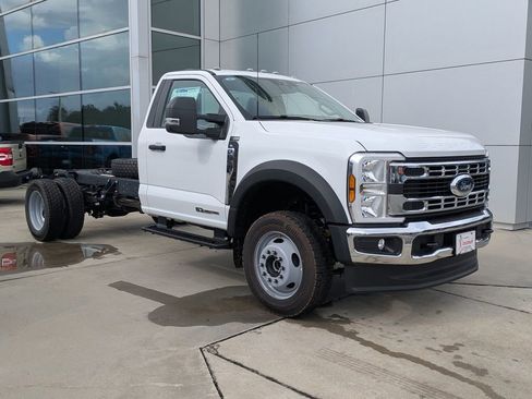 New 2025 Ford F550 4x4 Regular Cab Super Duty image 2