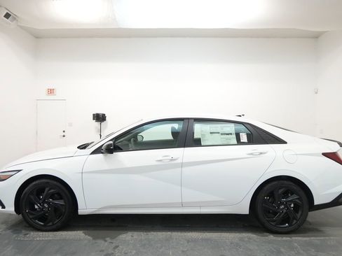 New 2026 Hyundai Elantra Sport image 4