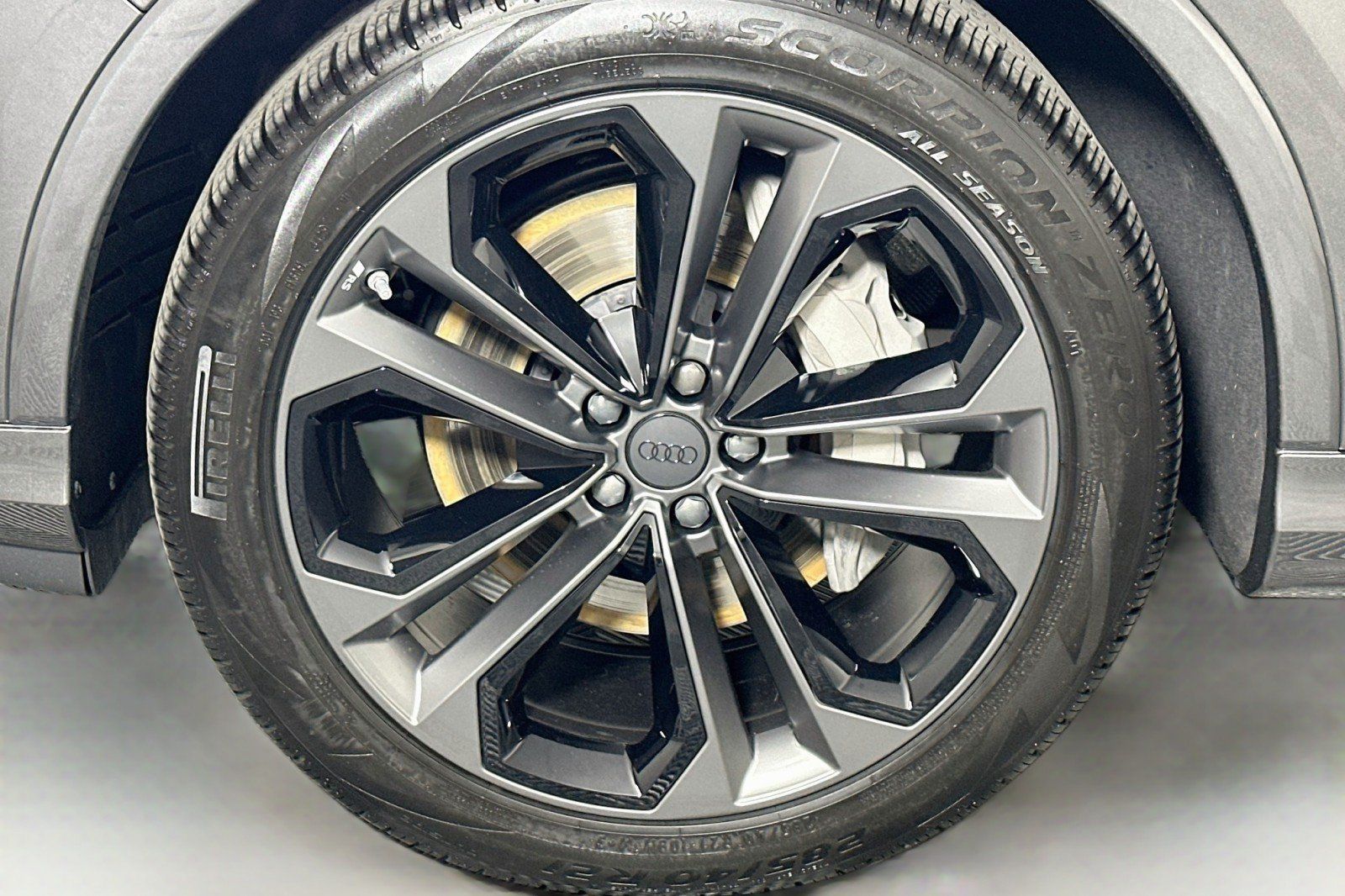 Used 2026 Audi Q7 3.0T Premium Plus AWD/4WD image 11
