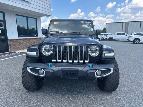 Used 2022 Jeep Wrangler Unlimited Sahara AWD/4WD image 9