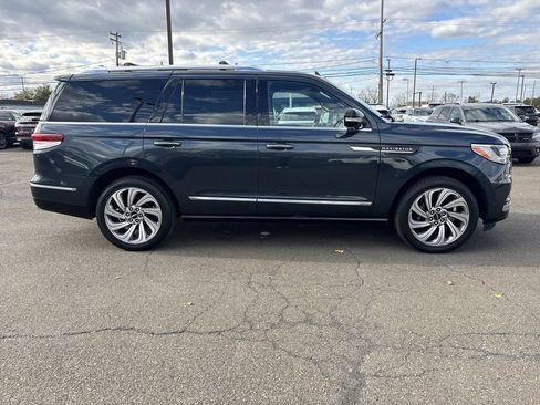 Certified 2022 Lincoln Navigator Reserve image 6