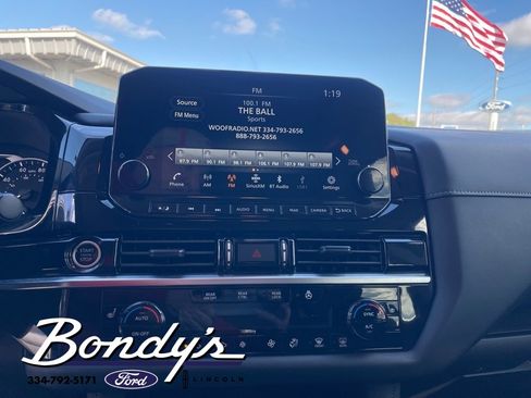 Used 2024 Nissan Pathfinder SL w/ SL Premium Package image 7