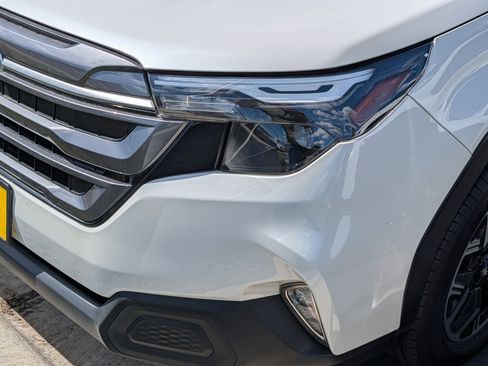 Certified 2025 Subaru Forester Premium AWD/4WD image 16
