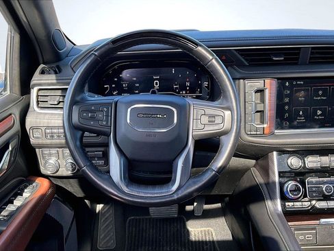 Used 2023 GMC Yukon XL Denali Ultimate image 6