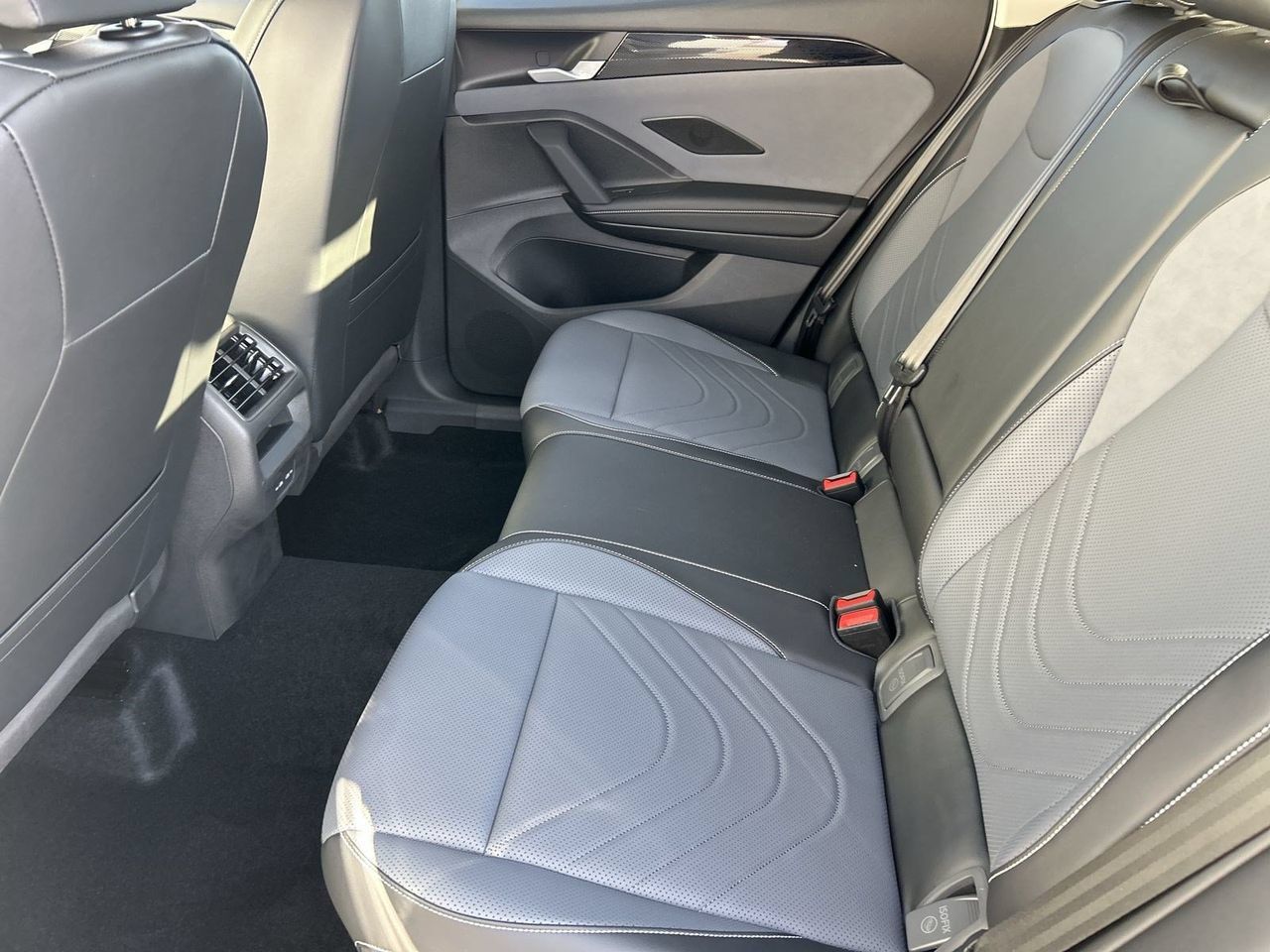 New 2026 Volkswagen Tiguan SE AWD/4WD image 13