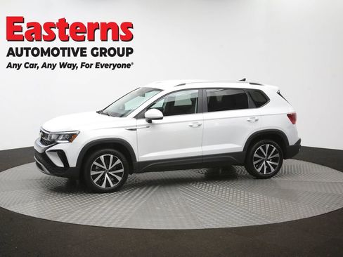 Used 2024 Volkswagen Taos SE FWD image 57