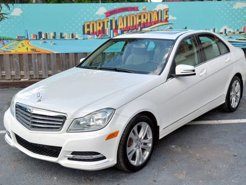 Used 2013 Mercedes-Benz C 300 4MATIC Sedan w/ Multimedia Pkg image 1