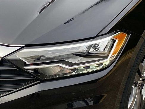 Used 2019 Volkswagen Jetta R-Line image 5