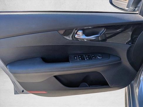 Used 2023 Kia Forte GT-Line FWD image 9