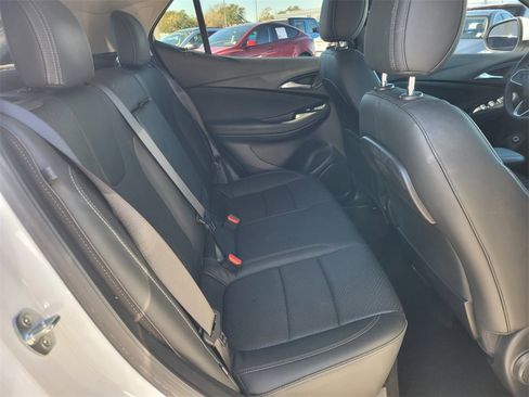 Used 2022 Buick Encore GX Essence image 13