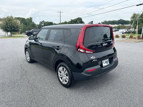 Used 2022 Kia Soul LX FWD image 5