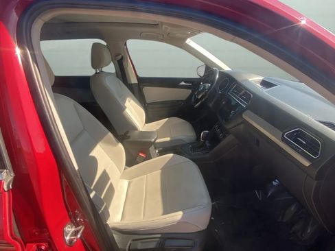 Used 2018 Volkswagen Tiguan SEL FWD image 25