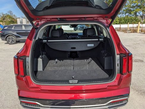 Certified 2023 Kia Sorento SX image 13