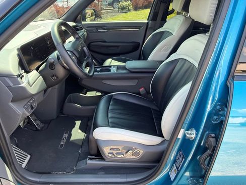 Used 2024 Kia EV9 GT-Line AWD/4WD image 4