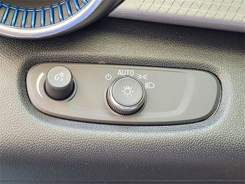 Used 2025 Chevrolet Trax LT w/ Driver Confidence Package image 16