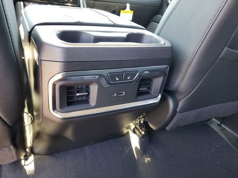 New 2026 GMC Sierra 2500 Denali w/ Denali Reserve Package AWD/4WD image 17