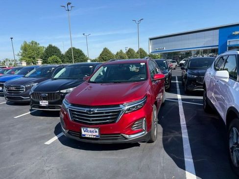 Used 2024 Chevrolet Equinox Premier FWD image 3