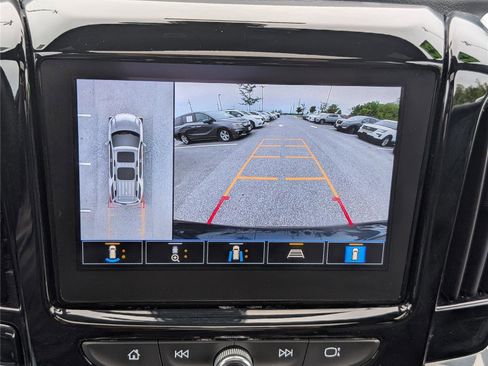 Used 2023 Chevrolet Traverse LT w/ LT Premium Package AWD/4WD image 35
