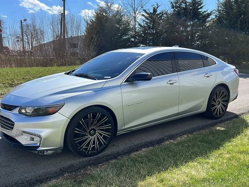 Used 2019 Chevrolet Malibu LT w/ Driver Confidence Package image 7