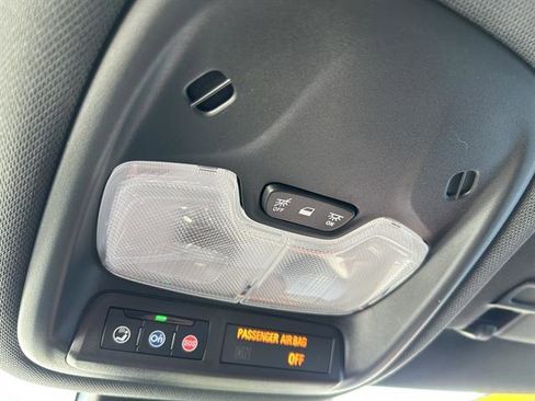 Used 2025 Chevrolet TrailBlazer RS w/ Driver Confidence Package image 42