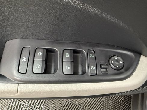 Used 2024 Hyundai Venue SEL image 10