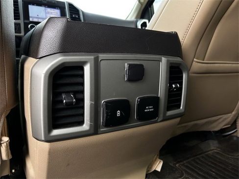 Used 2018 Ford F150 Lariat image 29