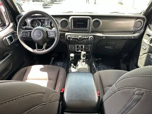 Used 2023 Jeep Wrangler Unlimited AWD/4WD image 35
