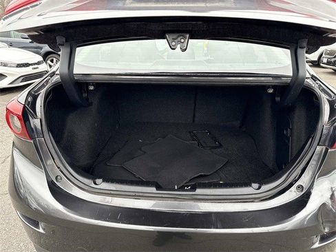 Used 2018 MAZDA MAZDA3 Grand Touring image 10