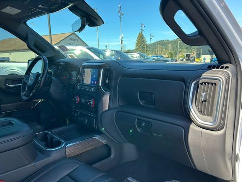 Used 2022 Chevrolet Silverado 1500 High Country w/ Technology Package AWD/4WD image 27