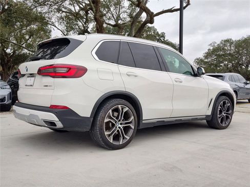 Certified 2022 BMW X5 sDrive40i w/ Premium Package image 9
