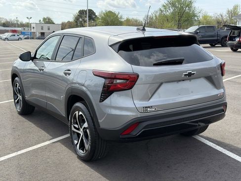 New 2026 Chevrolet Trax RS w/ Sunroof Package FWD image 12