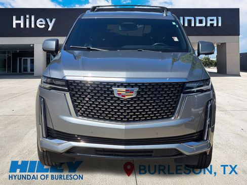 Used 2023 Cadillac Escalade ESV Luxury RWD image 6