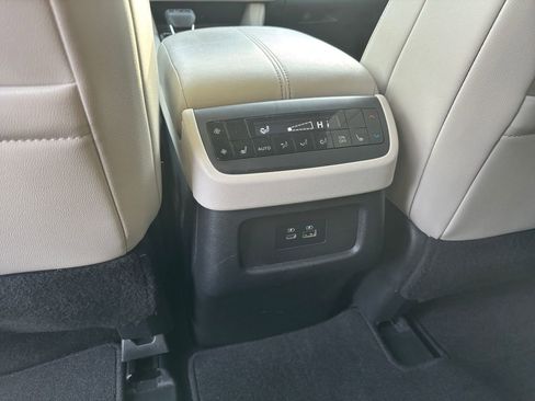 Used 2022 Nissan Pathfinder SL w/ SL Premium Package image 31