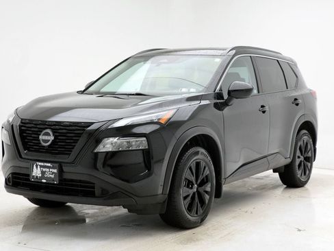 Used 2023 Nissan Rogue SV w/ SV Premium B Package image 2