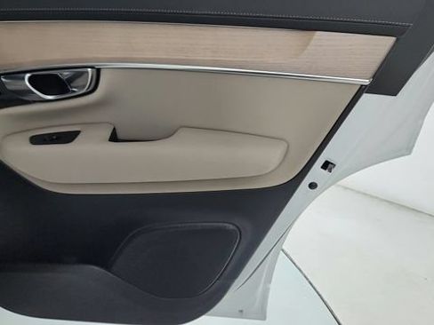 Certified 2026 Volvo XC90 B6 Plus w/ Protection Package Premier AWD/4WD image 37