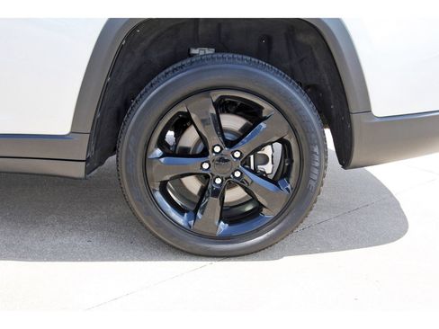 Used 2023 Jeep Grand Cherokee L Laredo AWD/4WD image 32