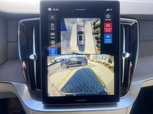 New 2026 Volvo XC90 B6 Ultra w/ Protection Package image 19